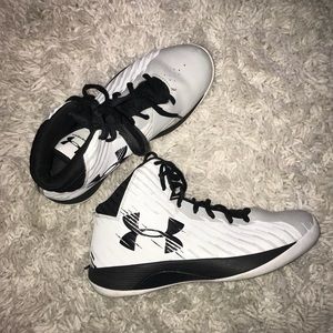 FREE SHIPPING Under Armour Basketball Women’s Shoe